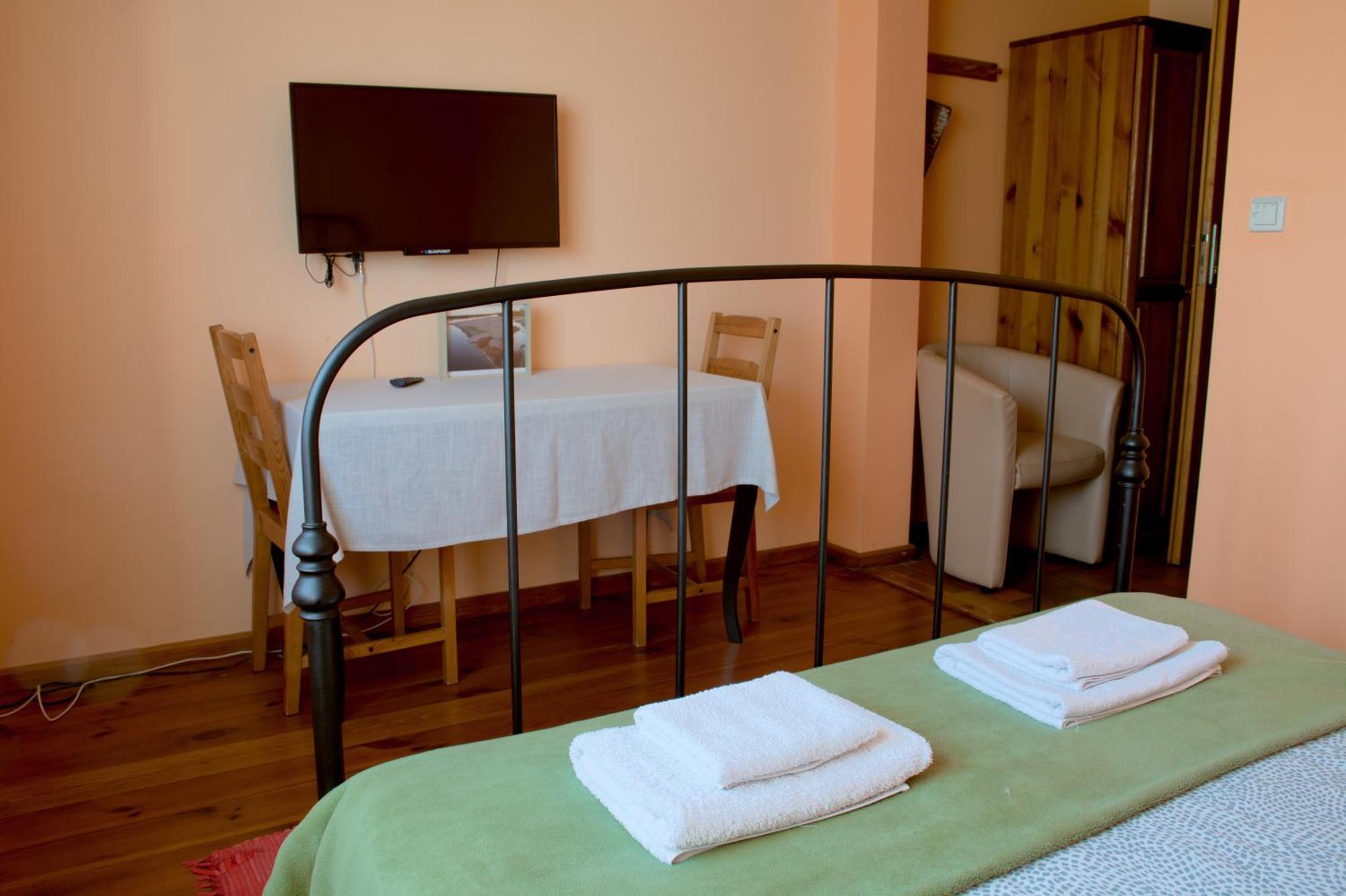 Gosciniec Kocmierzow Bed & Breakfast Сандомир Екстериор снимка