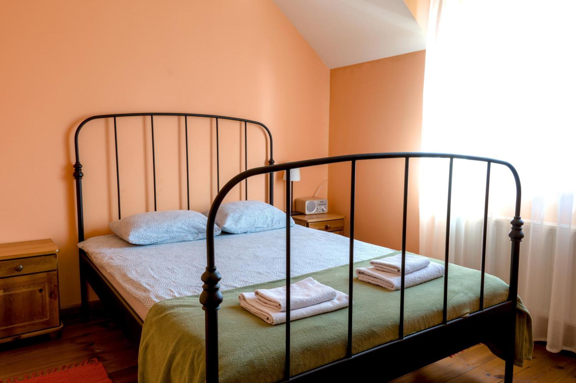Gosciniec Kocmierzow Bed & Breakfast Сандомир Екстериор снимка