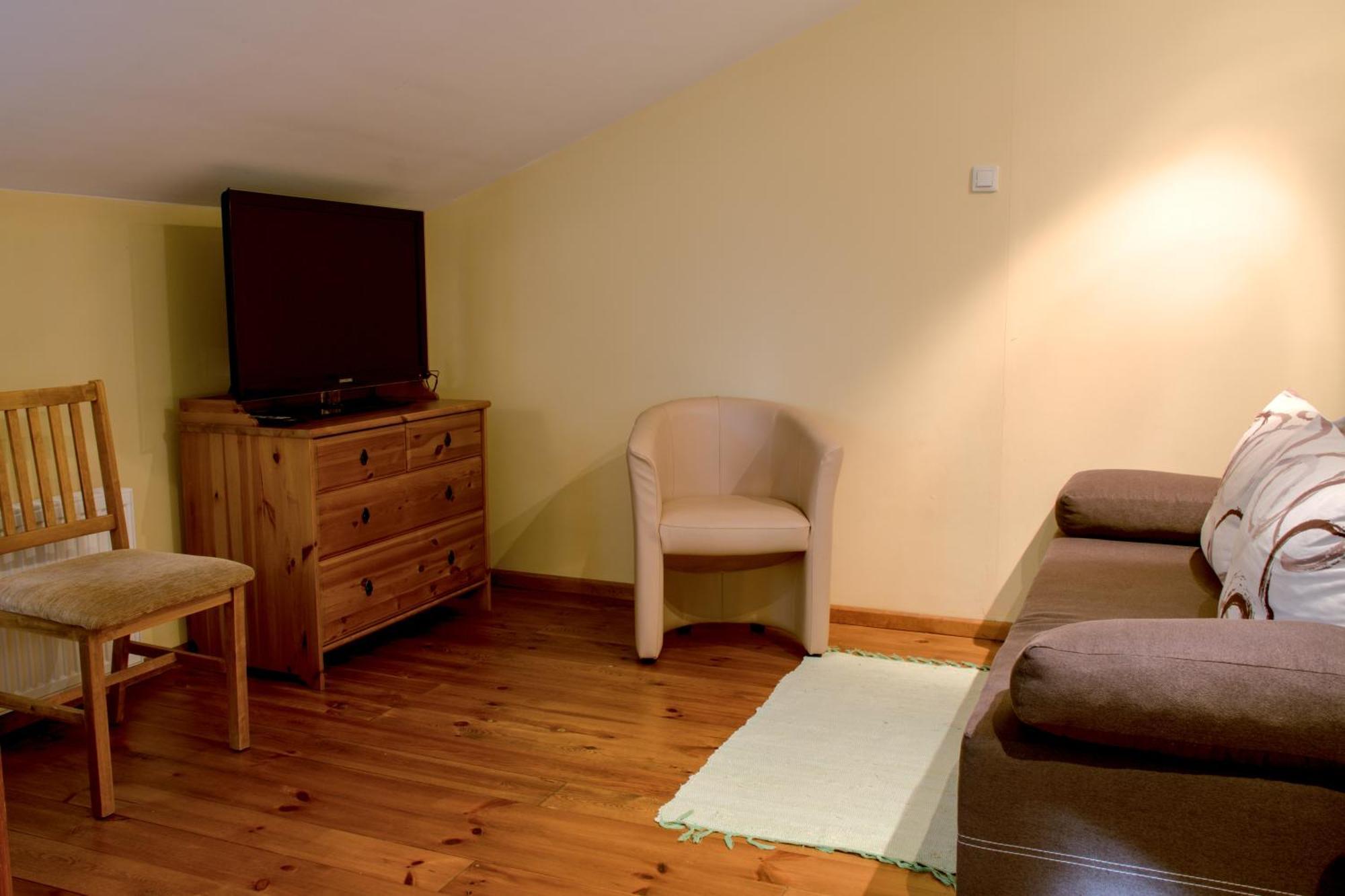 Gosciniec Kocmierzow Bed & Breakfast Сандомир Екстериор снимка