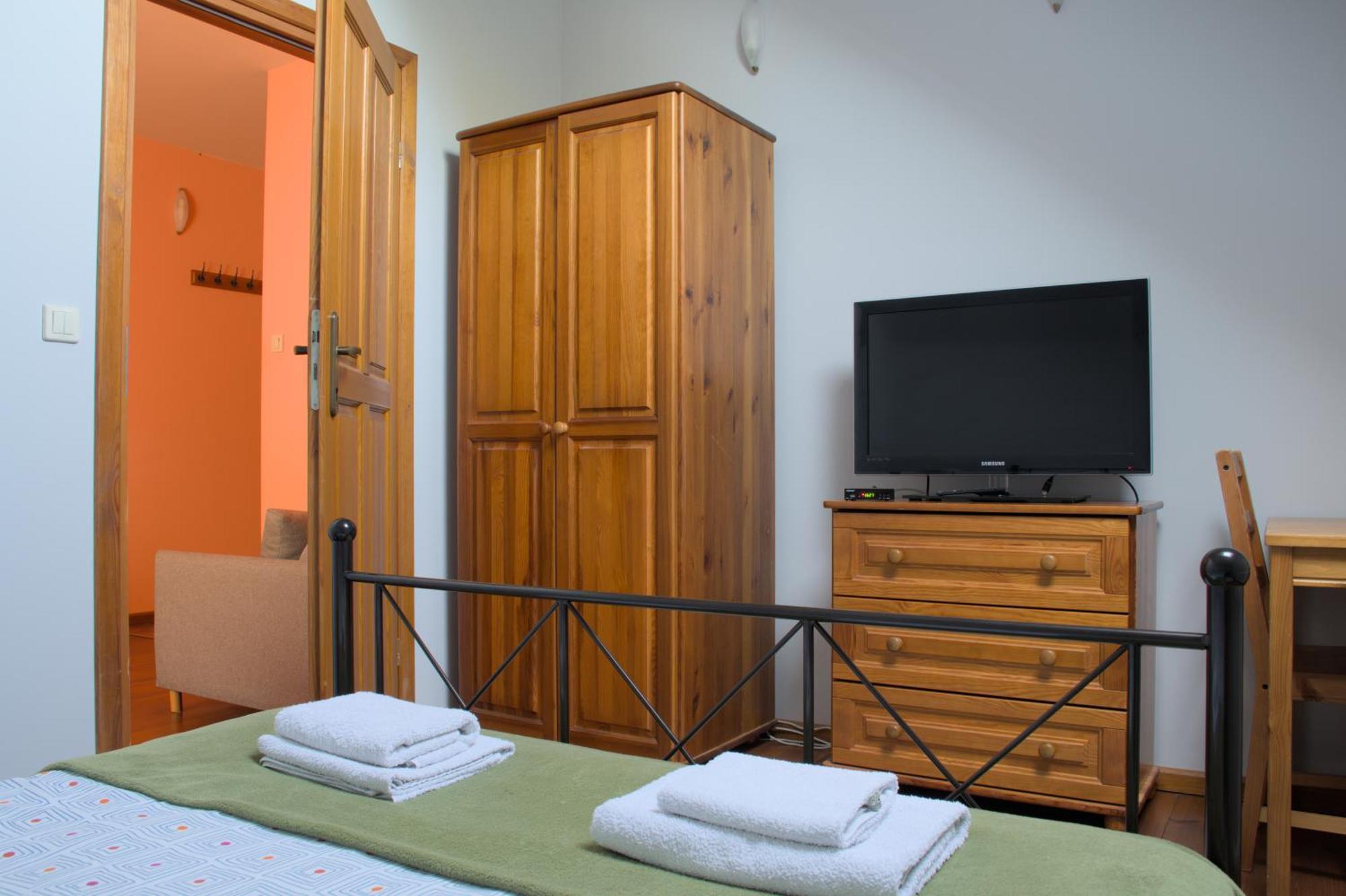 Gosciniec Kocmierzow Bed & Breakfast Сандомир Екстериор снимка