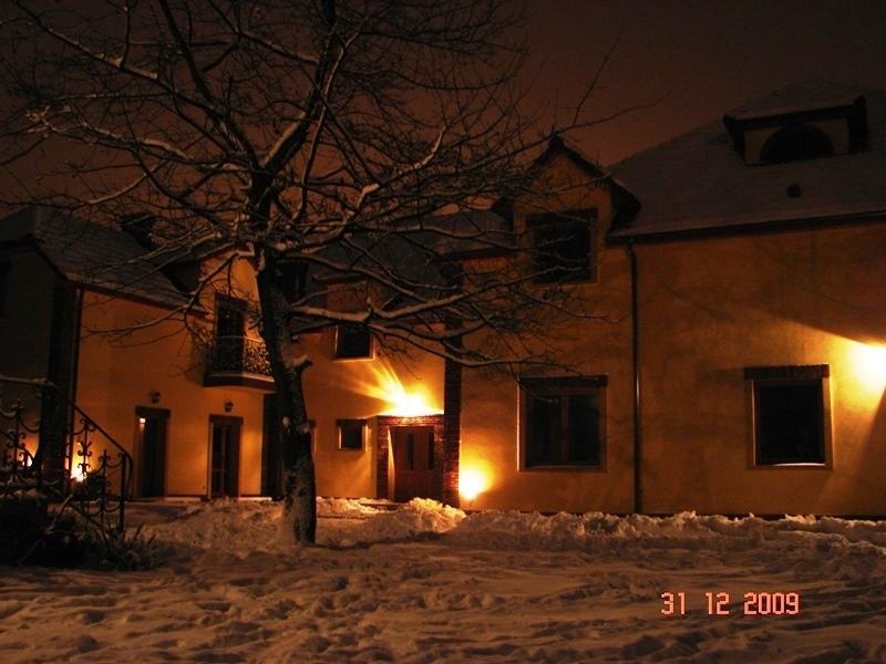 Gosciniec Kocmierzow Bed & Breakfast Сандомир Екстериор снимка